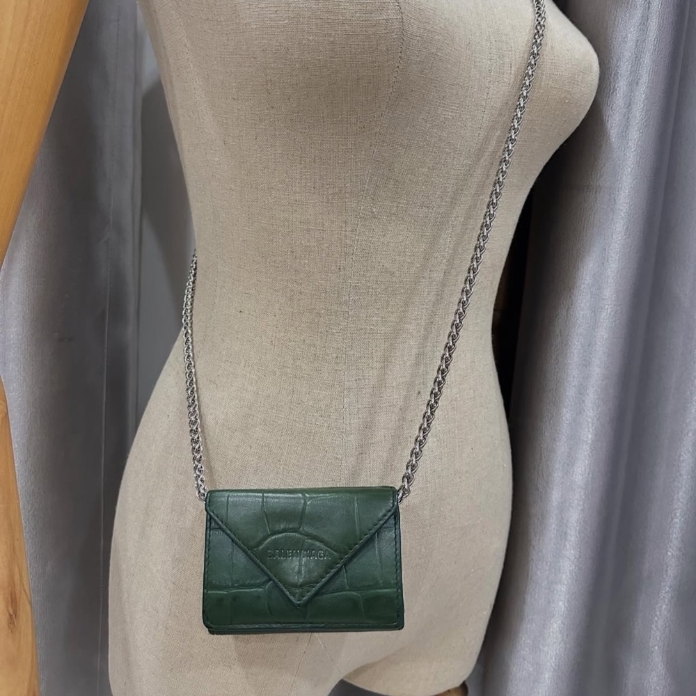 BALENCIAGA 3 Fold Wallet Leather GRN Solid Color Women - Picture 6 of 7